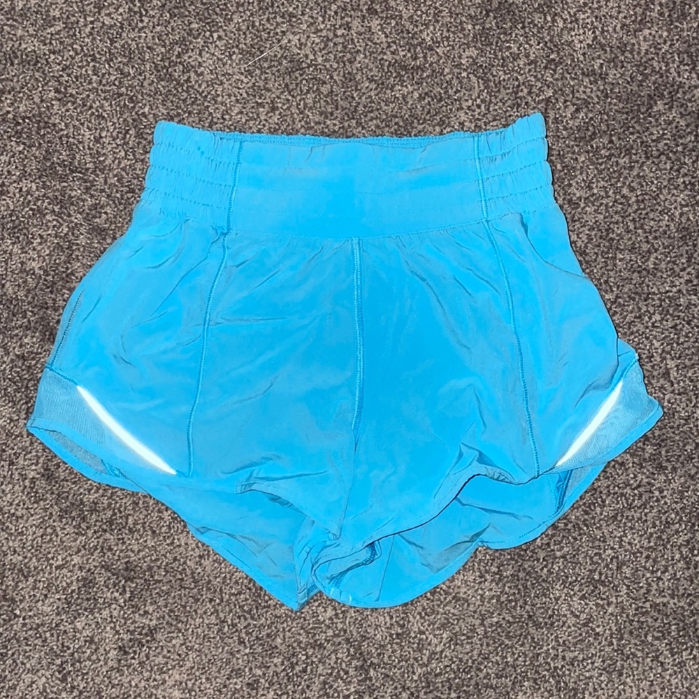 Lululemon Hotty hot high rise 2.5 inch shorts | size 2 | kayak blue light